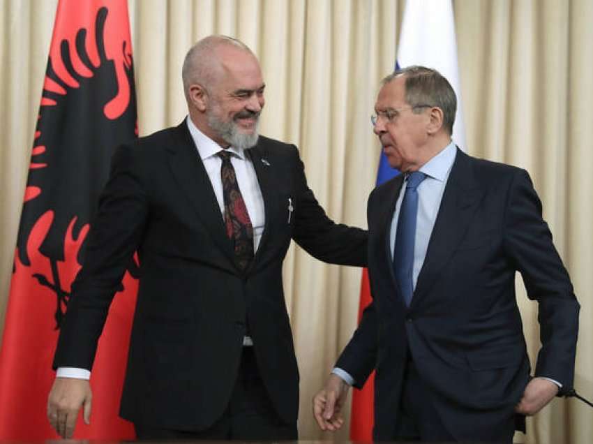 Në Shqipëri ka asete ruse, po bëhet pastrim parash / A kanë lidhje miqësie me Putinin Rama dhe Veliaj?!