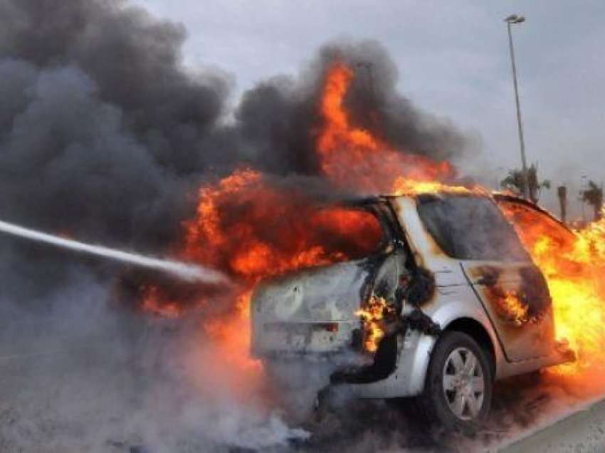 Policit i djegin makinën në Shkodër, dyshohet për shkak të detyrës