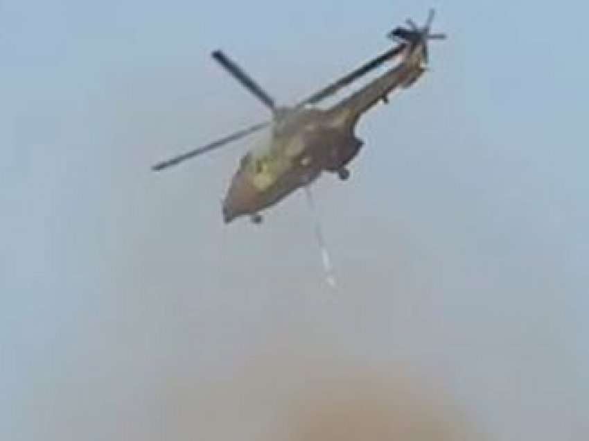 Zjarr i madh në Bukëmirë të Mirditës, helikopteri në ndihmë të zjarrfikësve