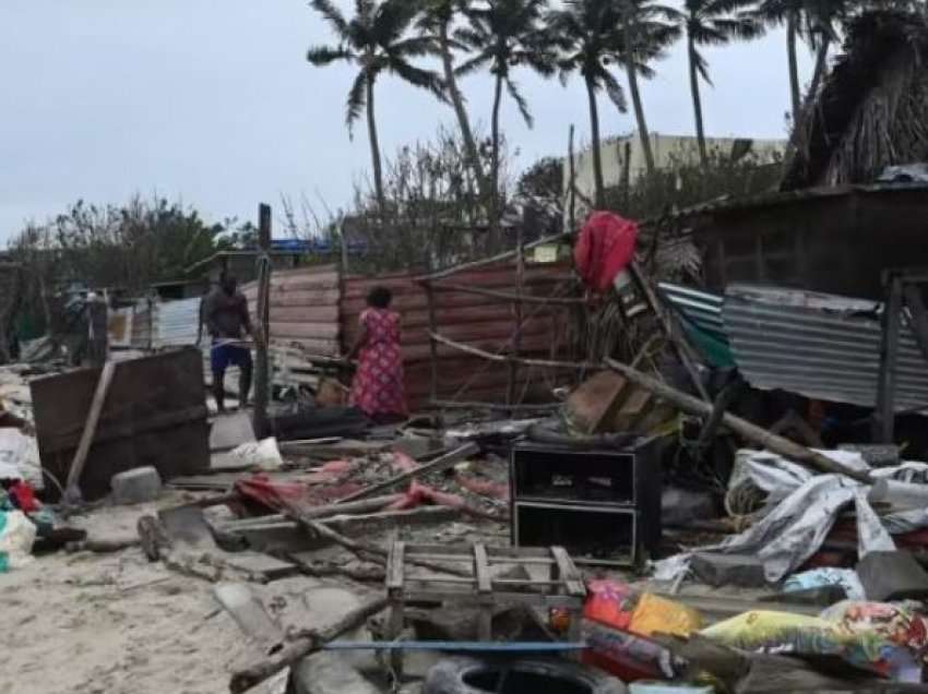India goditet nga cikloni “Mandous”, 4 të vdekur dhe qindra shtëpi të shkatërruara
