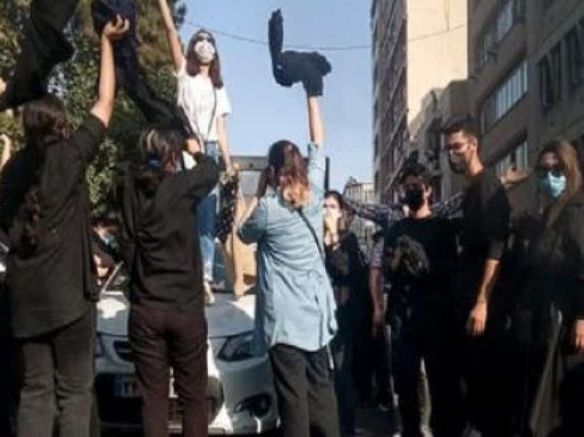 ​Irani burgos 400 protestues në Teheran mes trazirave