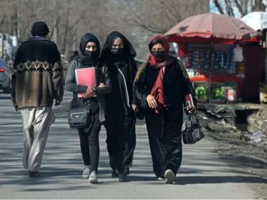 ​Talebanët ua ndalojnë femrave ndjekjen e universitetit