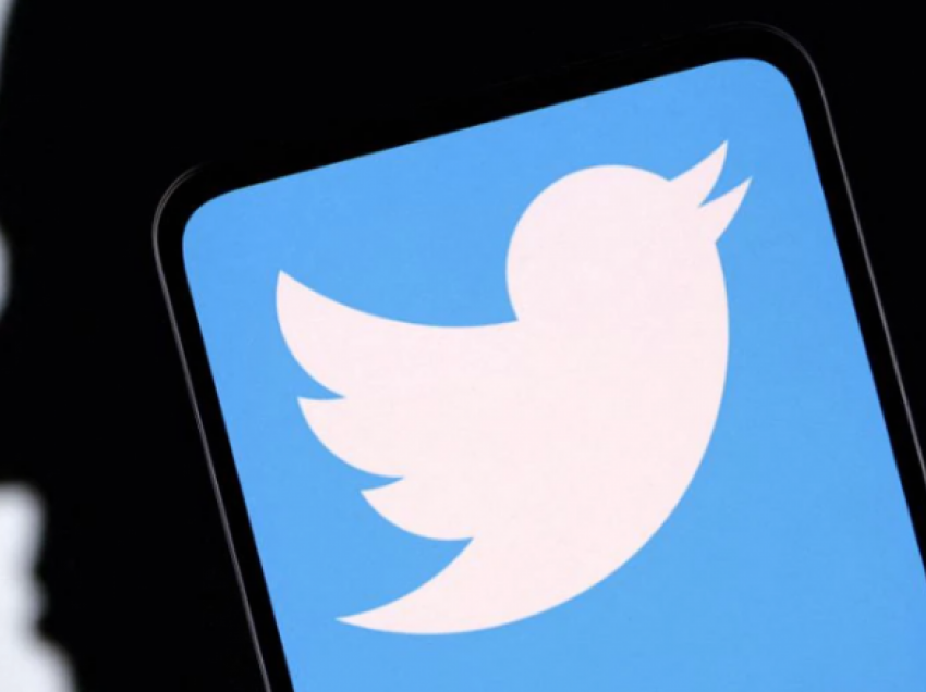 Twitter fshin veçorinë që promovonte linjat telefonike për parandalimin e vetëvrasjeve