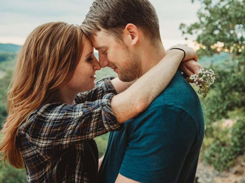 Të gjithë çiftet duhet të kalojnë 5 faza… Në çfarë faze është marrëdhënia juaj tani?