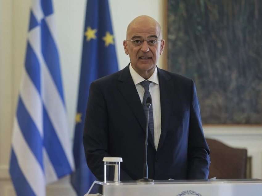 Ministri i Jashtëm grek mesazh Turqisë: Nuk tolerojmë askënd të vërë në dyshim sovranitetin tonë
