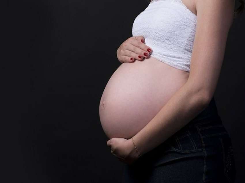 Mos i bëni këto 4 veprime gjatë shtatzënisë, mund t’i dëmtoni bebet