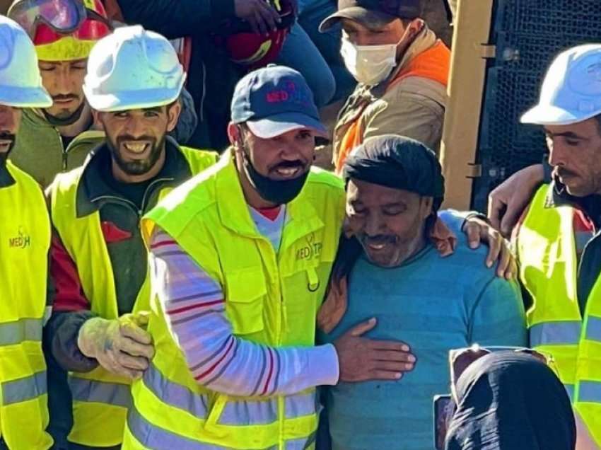 Shpëtohet pesëvjeçari që ra në pusin e thellë 32 metra në Maroko