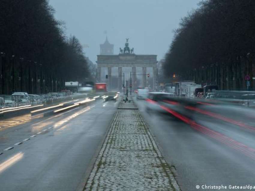 Stuhia ‘Ylenia’ shkakton kaos në komunikacion në Gjermani