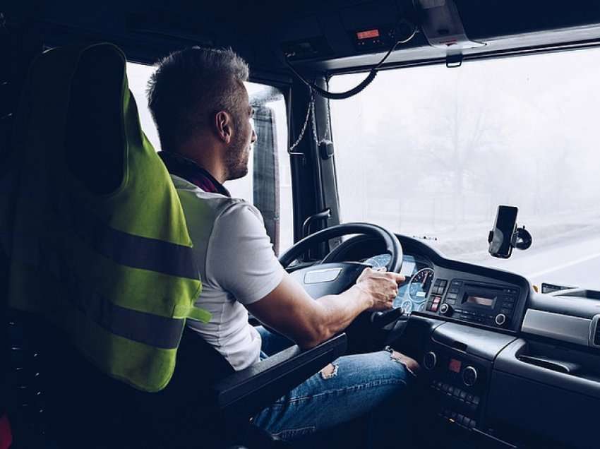 Qyteti gjerman po kërkon 18 shoferë të kamionit nga Kosova, këto janë kushtet që ofrohen