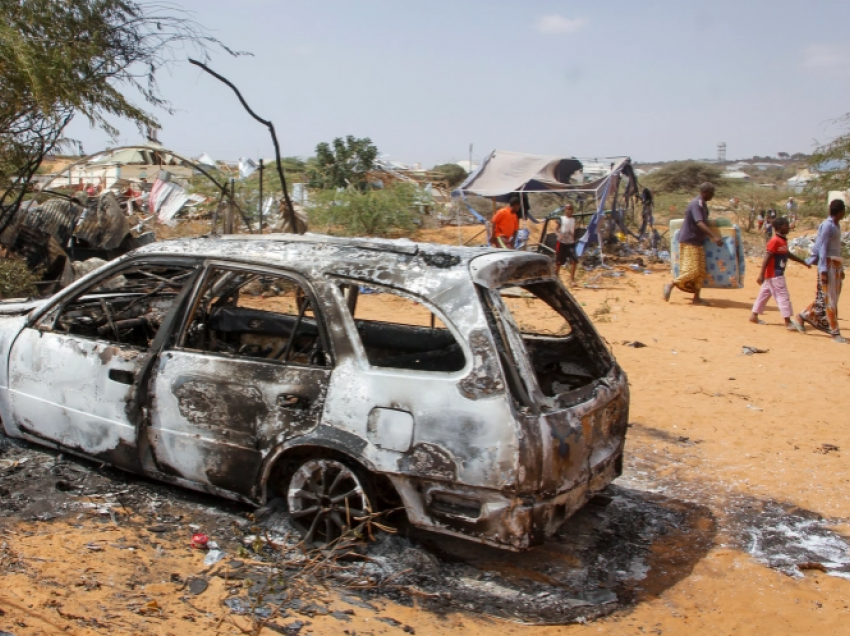 13 njerëz vriten në një shpërthim kamikaz në Somali