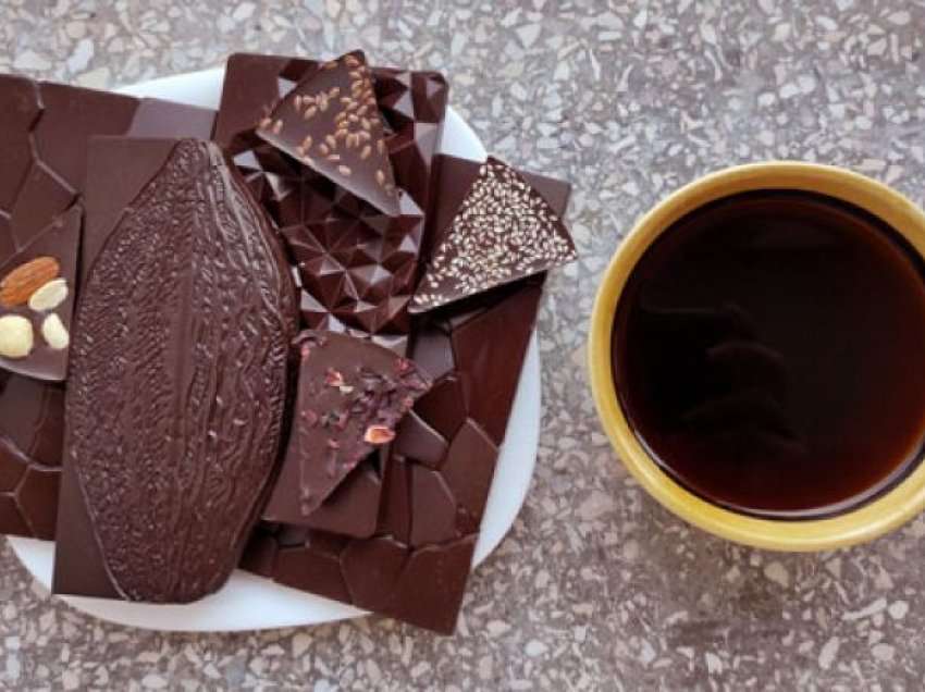 Nëse pini kafe të zezë pa qumësht, atëherë me siguri ju pëlqen edhe ky lloj çokollate