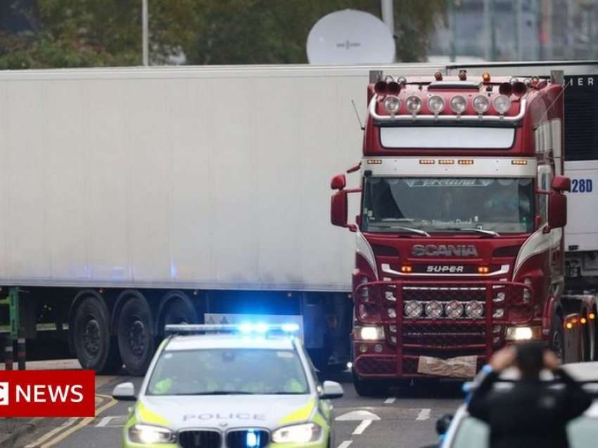 Vdekjet e emigrantëve në kamion/ Drejtuesi i bandës së trafikut burgoset në Belgjikë