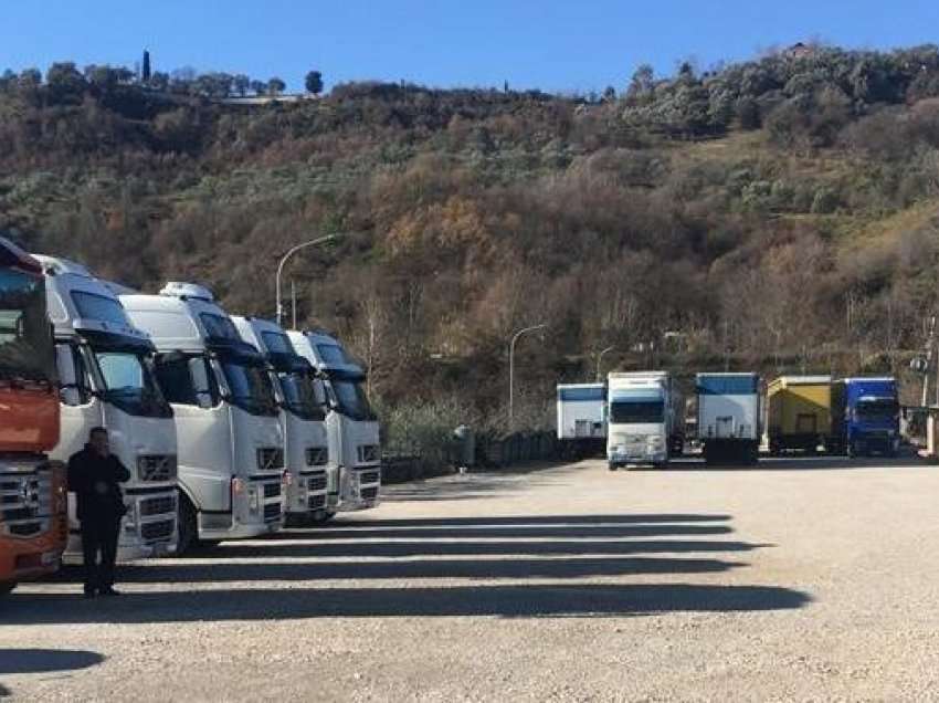 Shoqata e Transportuesve Ndërkombëtar të Mallrave të Kosovës përkrah vendimet e Qeverisë