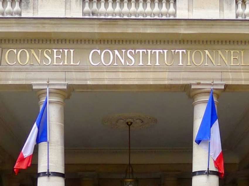 Këshilli Kushtetues në Francë miraton masa të ashpra për të pavaksinuarit