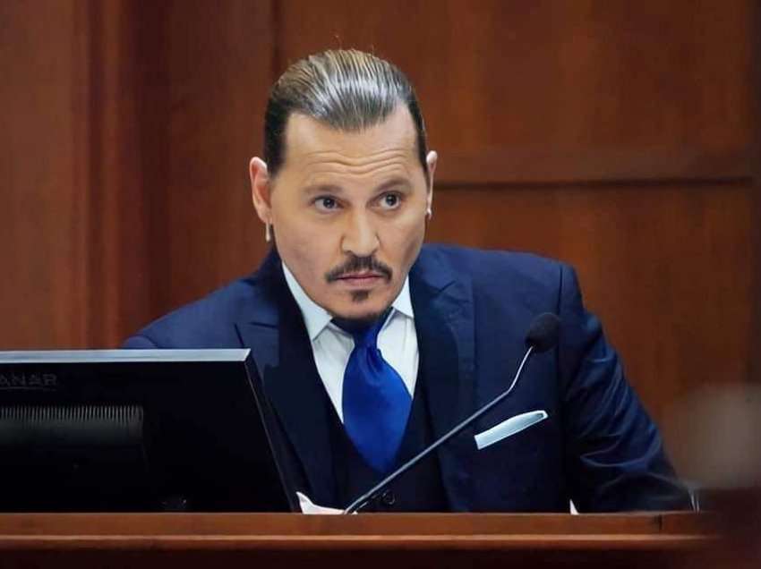 Johnny Depp urdhërohet të paguajë 38,000 dollarë pas gjyqit me aktoren