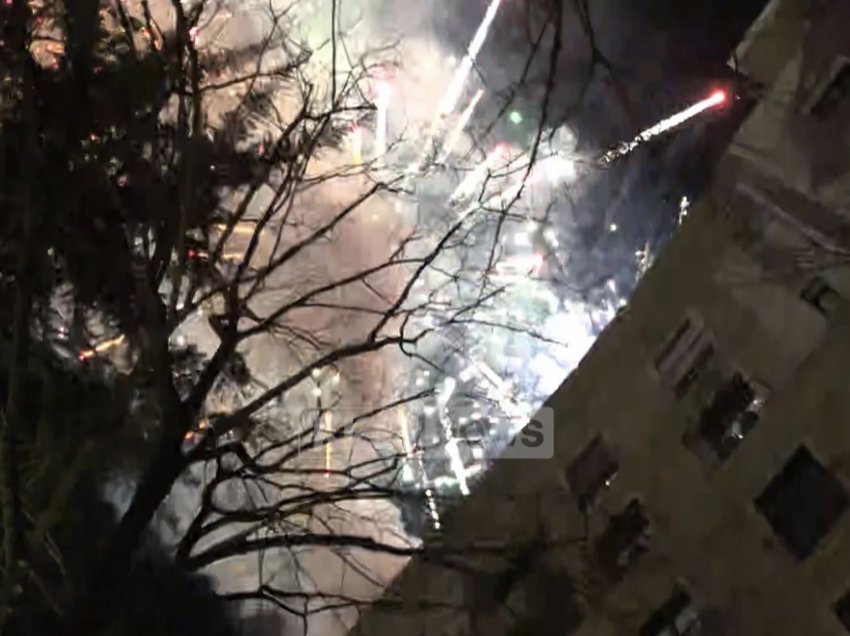 Hiqet ora policore pas gati 2 vjetësh, në Tiranë u festua me fishekzjarre