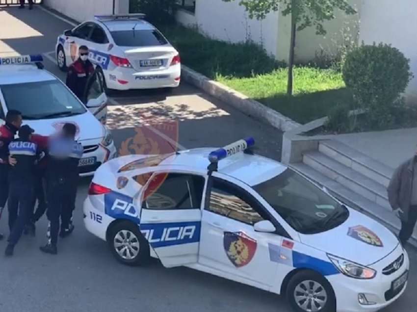 Drejtuan mjetin në mënyrë të parregullt, arrestohen tre persona në Vlorë