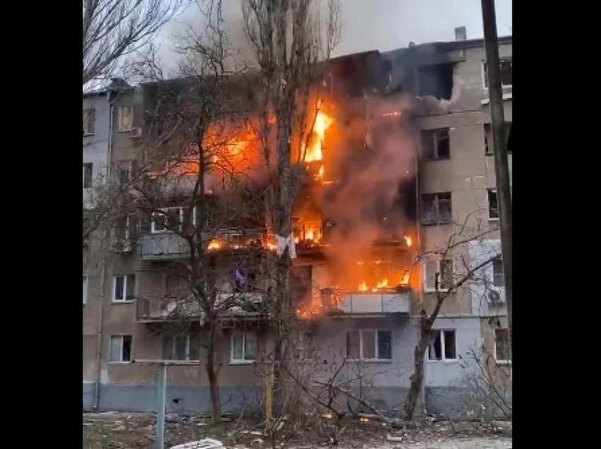 Pamje/ Forcat ruse bombarduan me zjarr qytetin e Mykolaiv