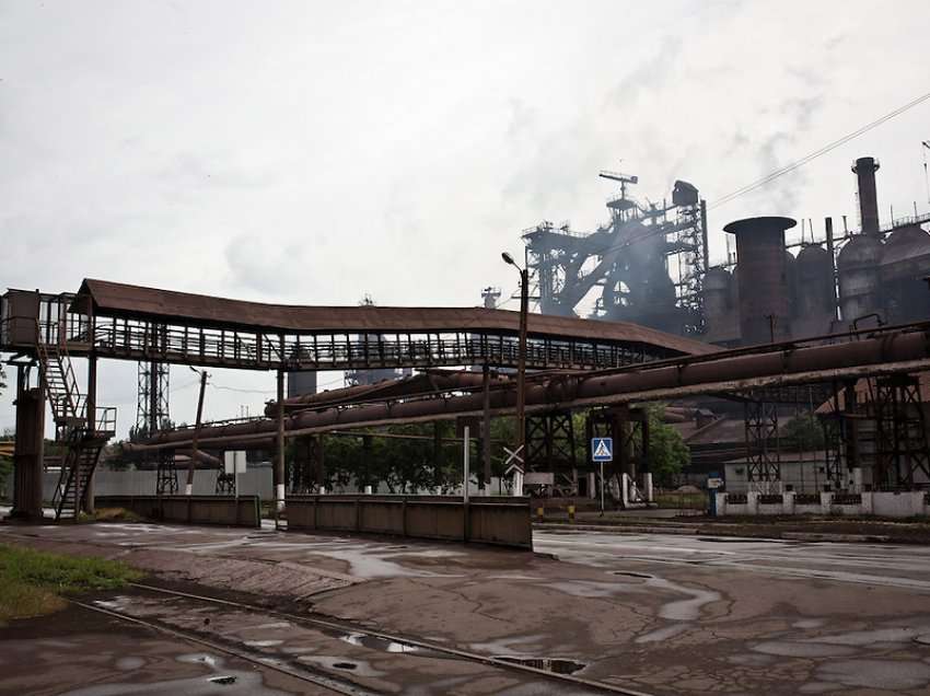 Luftë e madhe për kontrollin e fabrikës së madhe të çelikut në Mariupol