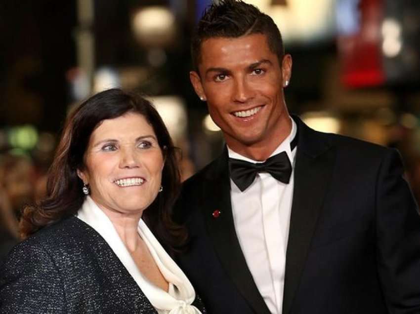 Nëna e Ronaldos zbulon të ardhmen e sulmuesit