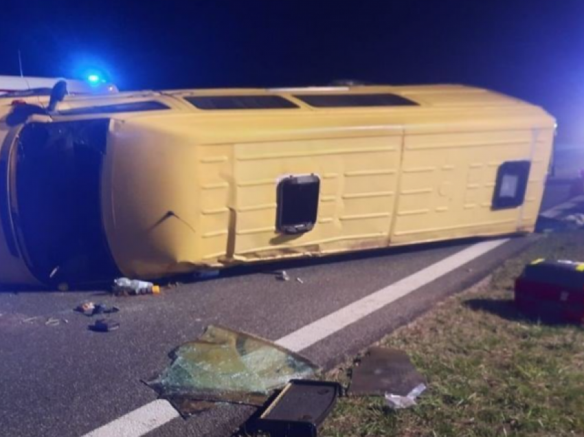 Minibusi me ukrainas përplaset me një kamion në Poloni, humb jetën një fëmijë