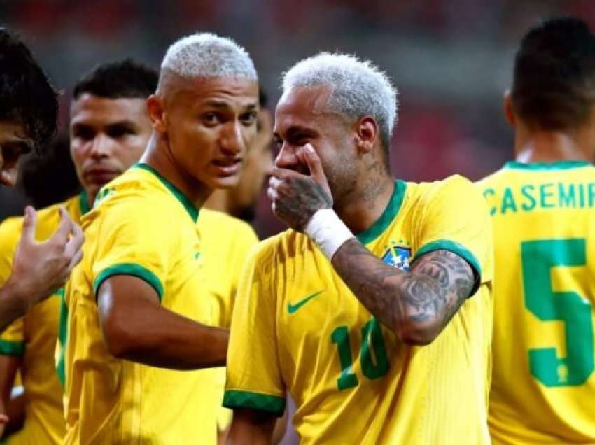 Brazili synon triumfin në Botëror