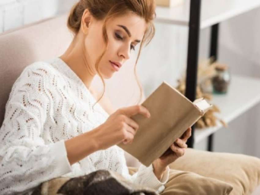 ​Leximi i librave ndikon pozitivisht në shëndetin mendor
