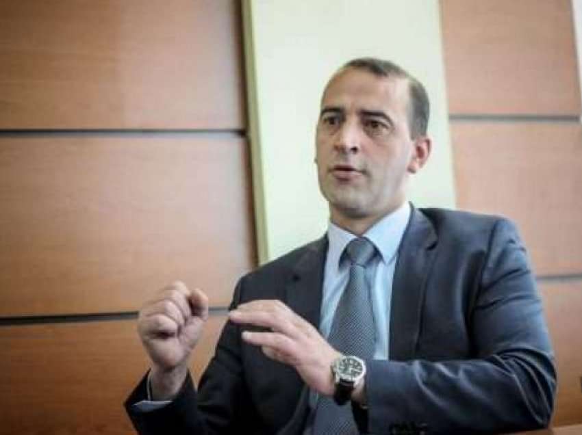 Haradinaj: S’mund t’u ndalen pagat mësuesve në këtë krizë
