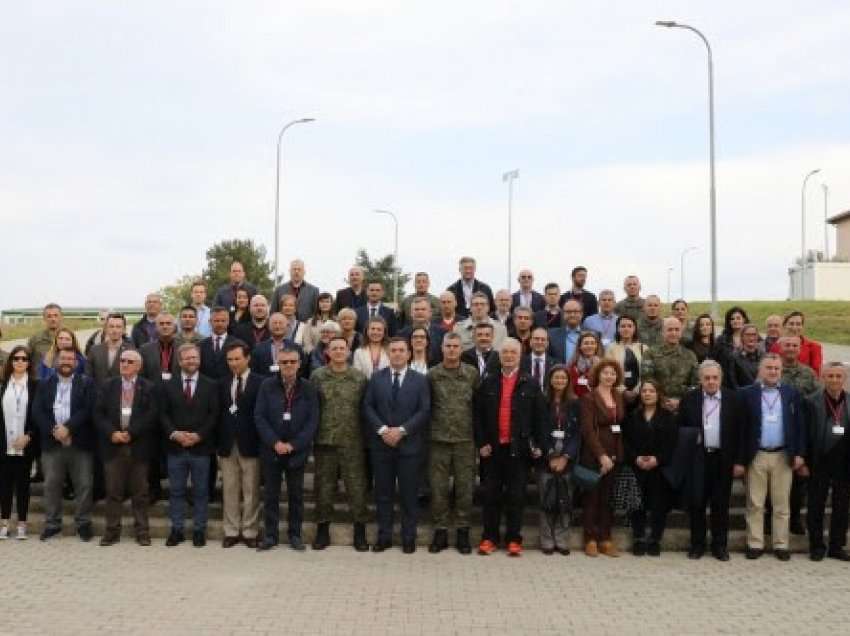 ​Asambleja Parlamentare e NATO-s vizitoi FSK-në
