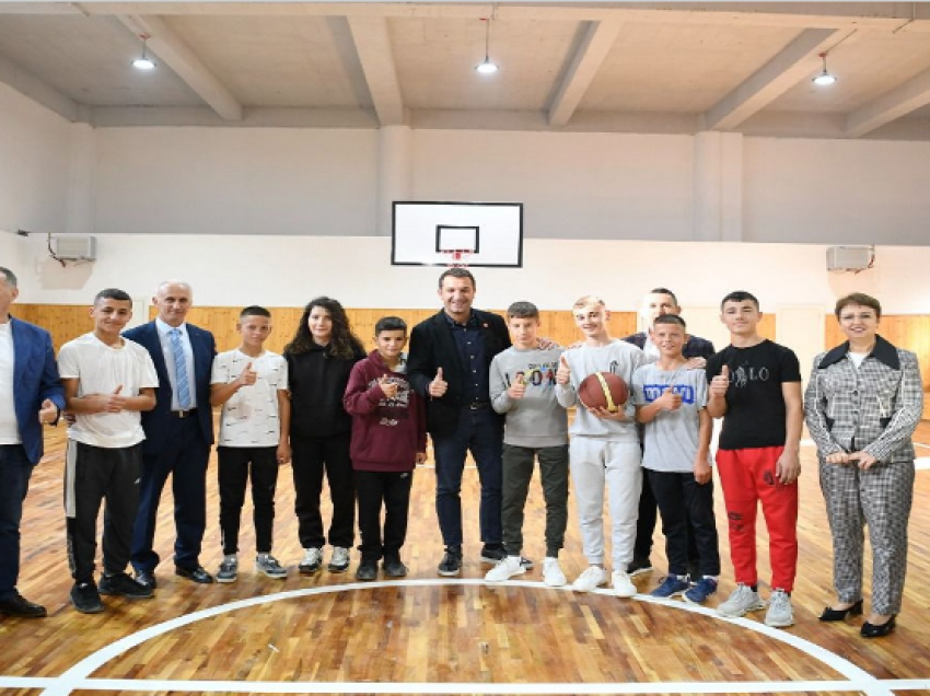 Shkolla e re në Dritas, Veliaj: Kriza për shkak të luftës, të bëhemi bashkë për njëri-tjetrin. Opozita merr lekë nga rusët dhe kërkon të vërë shqiptarët kundër