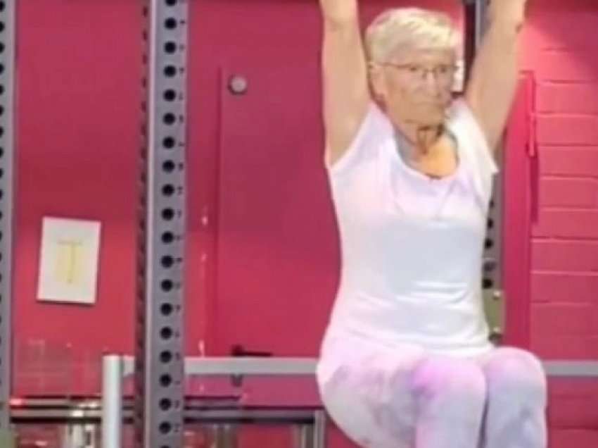 Kjo video bëhet virale në rrjet, gjyshja 81-vjeçe ushtron fitness si një vajzë