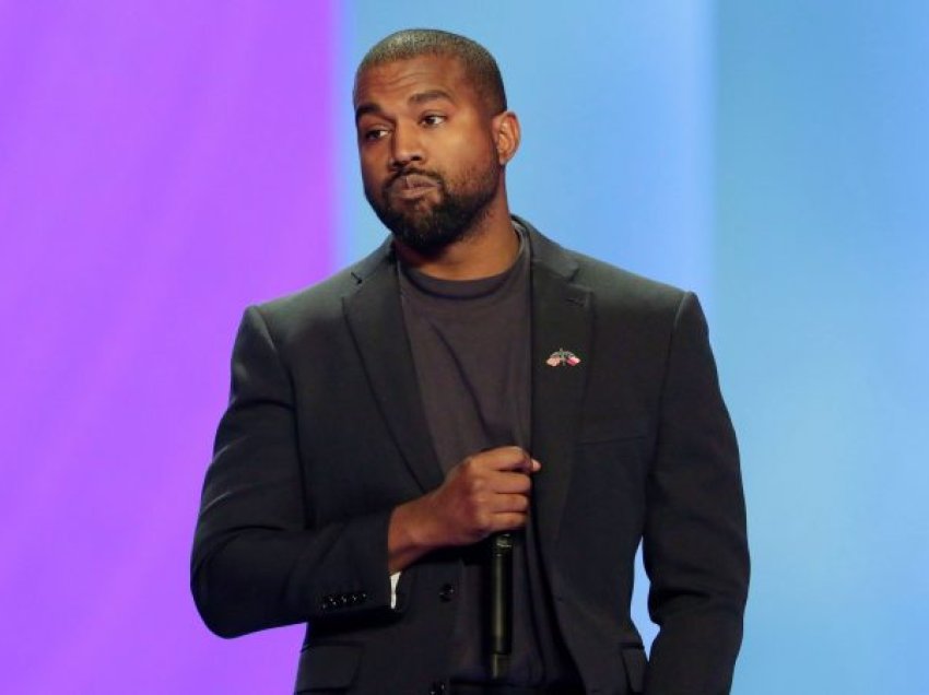 Kanye West paditet nga dy ish-punonjëset e “Donda Academy” për diskriminim racor