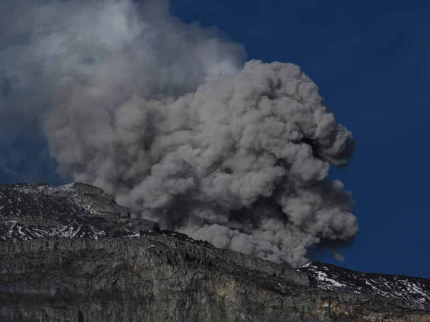 Kolumbia përgatitet për shpërthimin e vullkanit vdekjeprurës