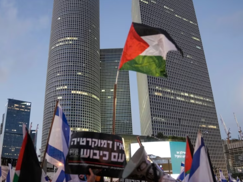 Izrael, vazhdojnë protestat masive mes thirrjeve për demokraci
