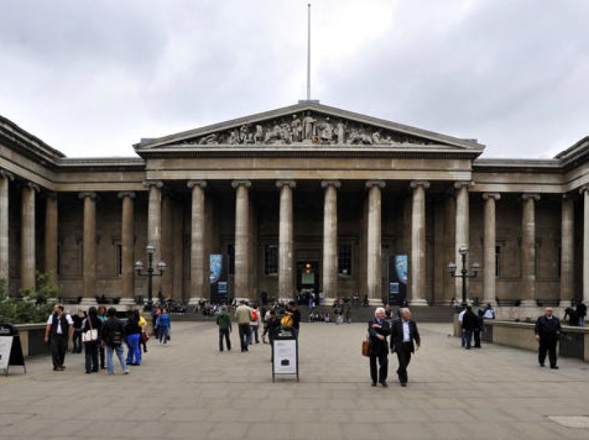 Sulm me thikë, mbyllet për publikun muzeu në Londër