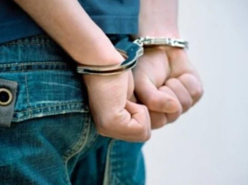 Arrestohet 30 vjeçari në Kaçanik, ishte i dënuar me 8 muaj e gjysmë burg