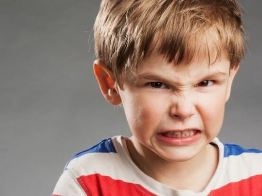 13 fjalë të fuqishme për të qetësuar një fëmijë të zemëruar