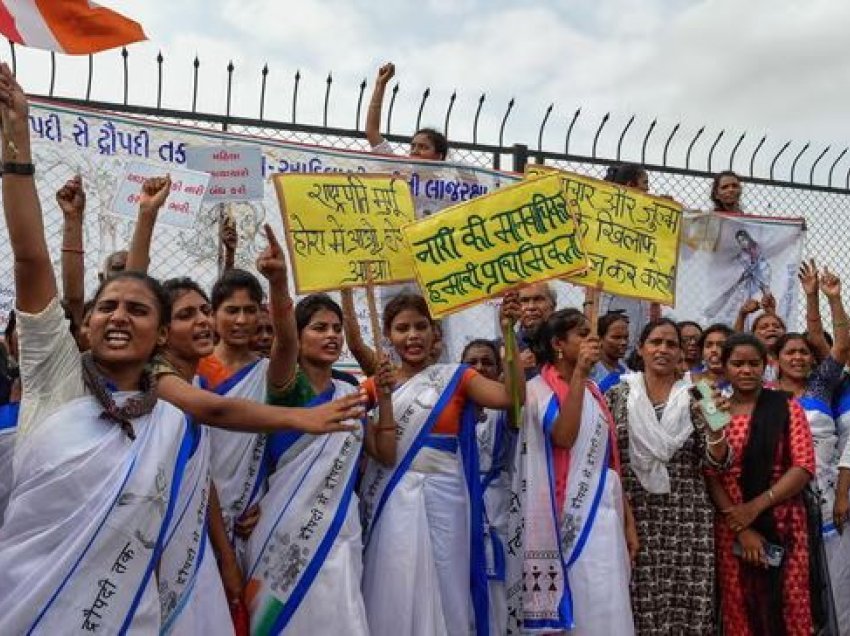 India nxjerr manualin kundër përdorimit të termave fyes për gratë