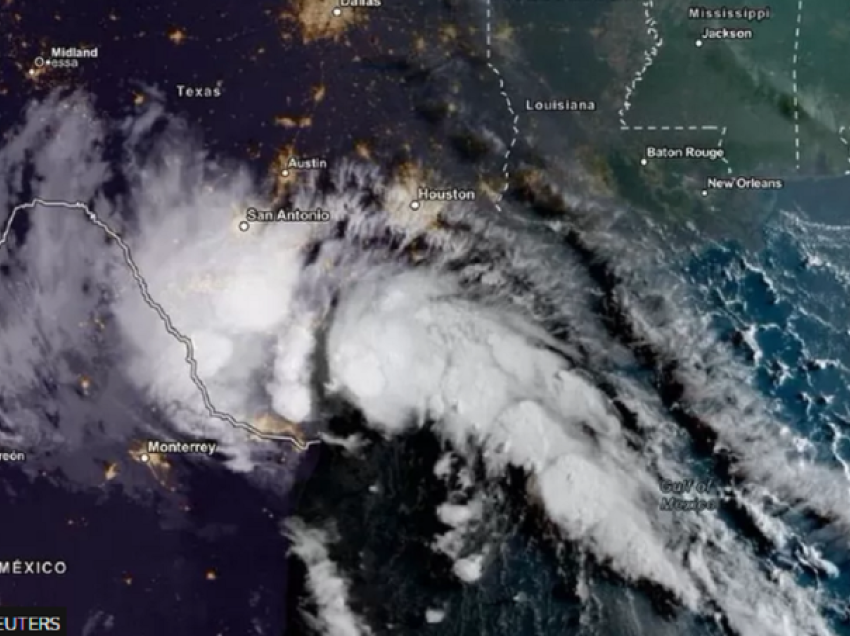 Stuhia tropikale “Harold” arrin në Teksas