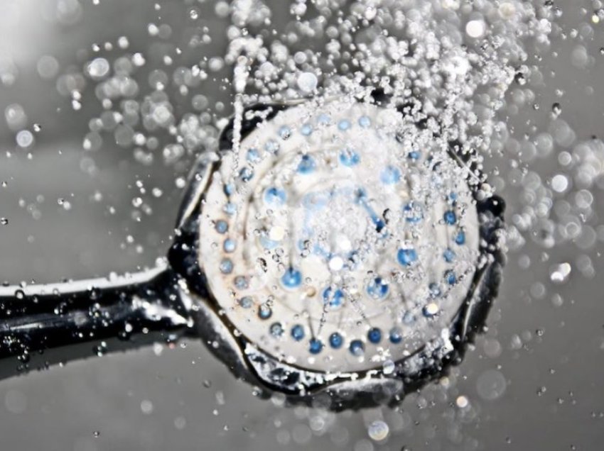 Një produkt befasues mund t’ju ndihmojë ta pastroni kokën e dushit