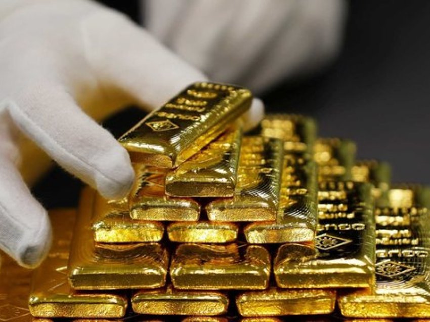 Ari arrin çmimin rekord, një gram ari arriti vlerën e 70.69 dollarë