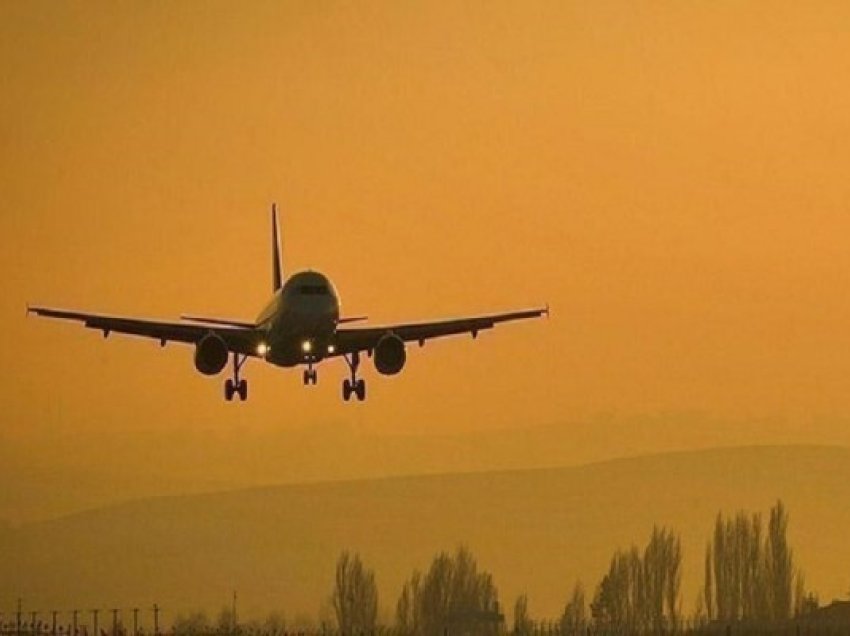 ​Udhëtimet ajrore globale rriten me 31.2% nga viti në vit