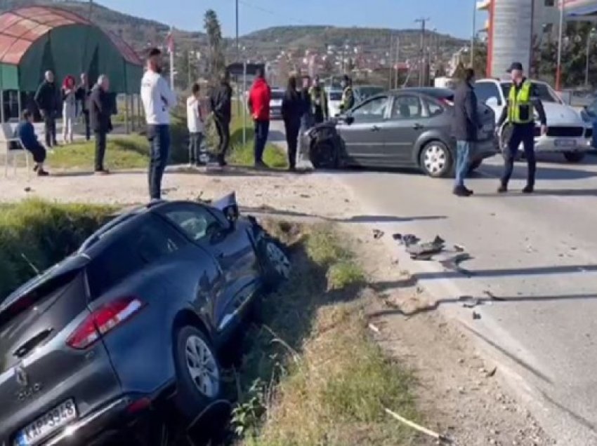 ​Dy të lënduar nga aksidenti në aksin rrugor Fier-Patos