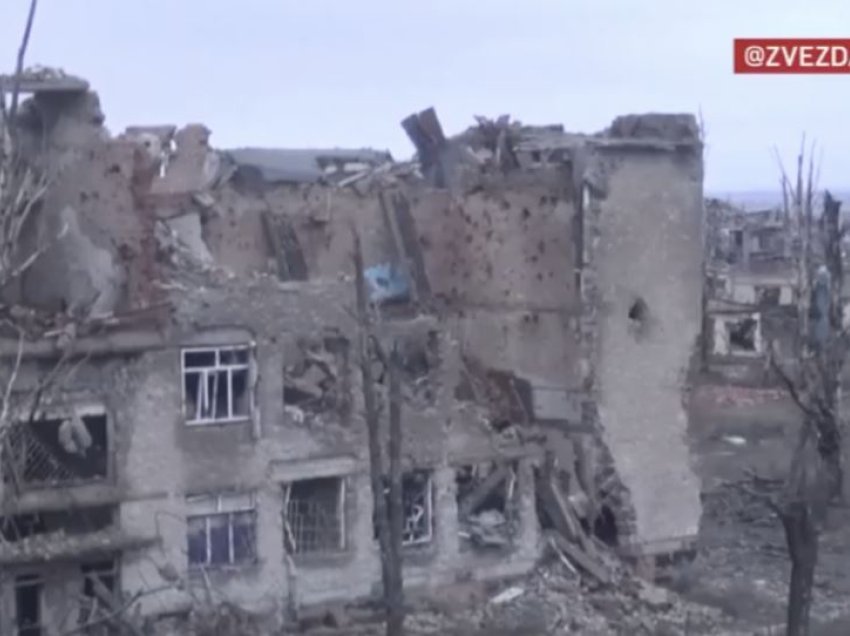 Ushtria ukrainase thotë se ka tërhequr forcat në periferi të qytetit Maryinka