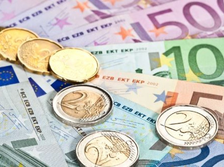 Kapen afro shtatë mijë euro të falsifikuara në Fushë-Kosovë dhe Graçanicë