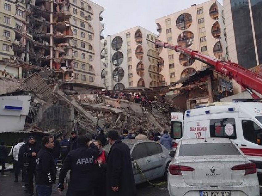 Tërmeti që tronditi Turqinë, FMK: Të gjitha objektet afër hotelit tonë janë rrafshuar për toke