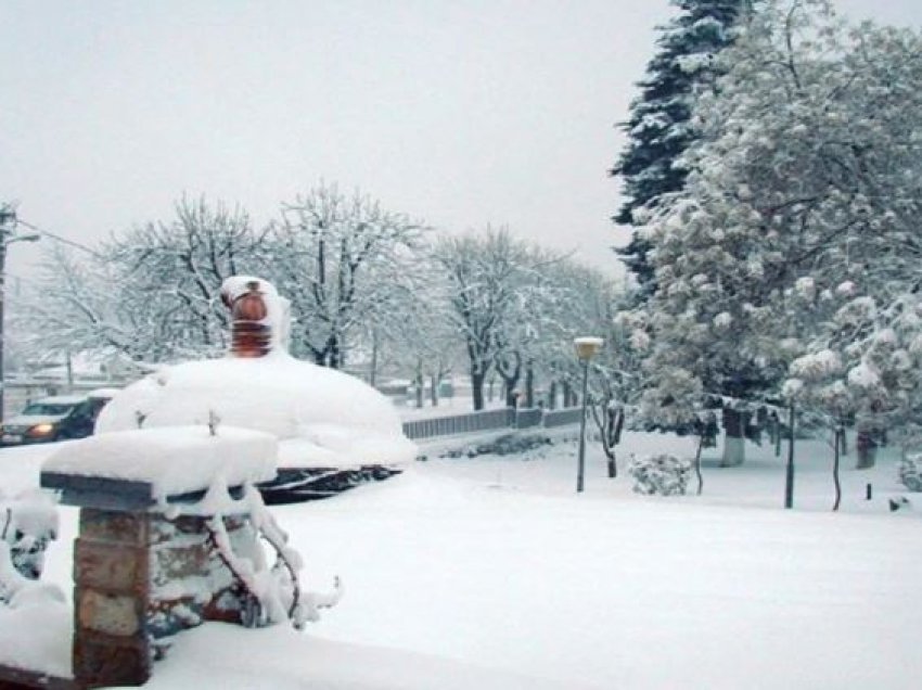 Temperatura -13 gradë  në qarkun e Korçës, rekomandohet përdorimi i pajisjeve dimërore