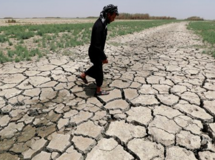 Thahen liqenet e lumenjtë në Irak, fermerët të shqetësuar nga mungesa e ujit