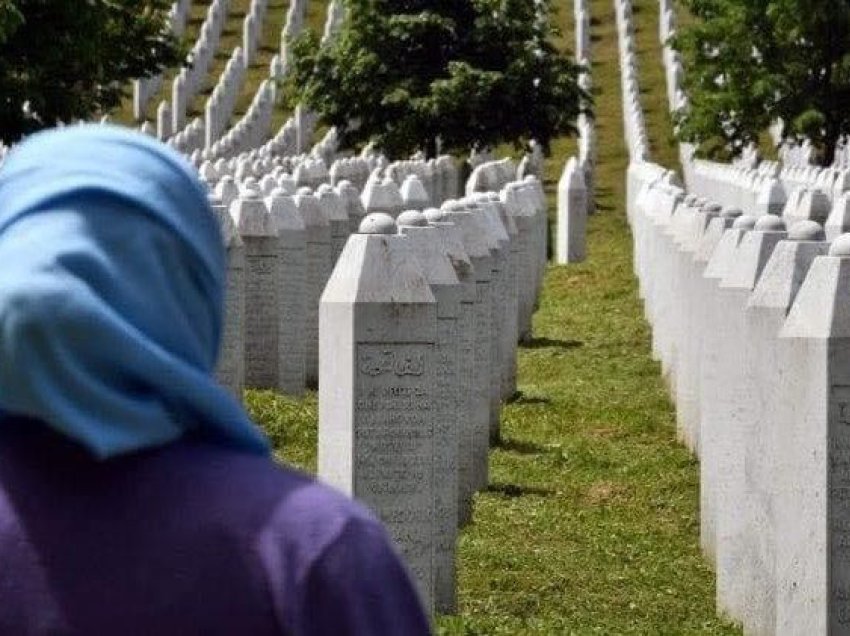 Balla përkujton masakrën e Srebrenicës: Dhimbje e thellë për traumat njerëzore të shkaktuara nga gjenocidi serb
