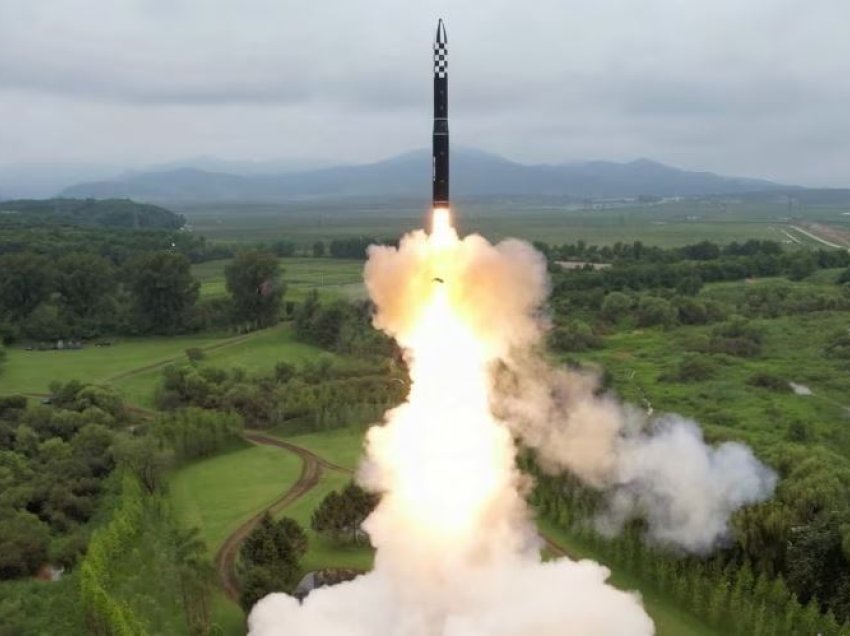 SHBA, Koreja e Jugut dhe Japonia dënojnë lëshimin e raketës balistike nga Koreja Veriore 